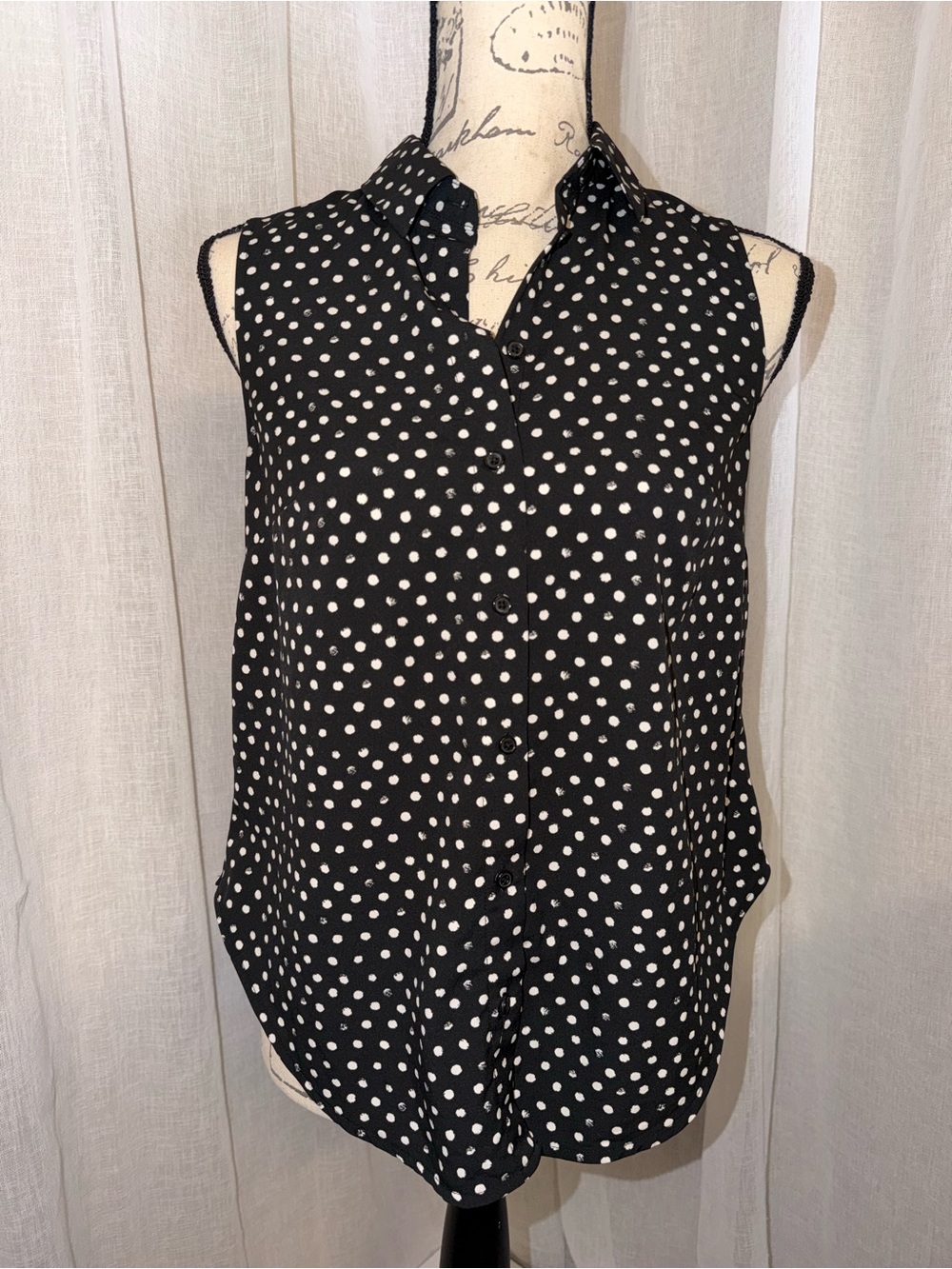 a new day Black and White Polka Dot Sleeveless Button-Front Blouse XS
